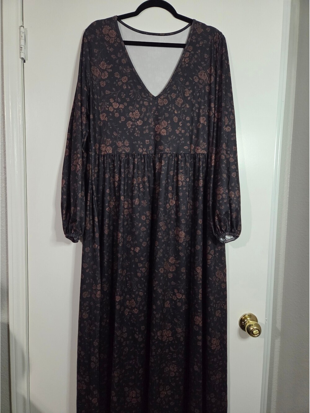 Long Sleeve Floral Maxi Dress with V-Neck, XL